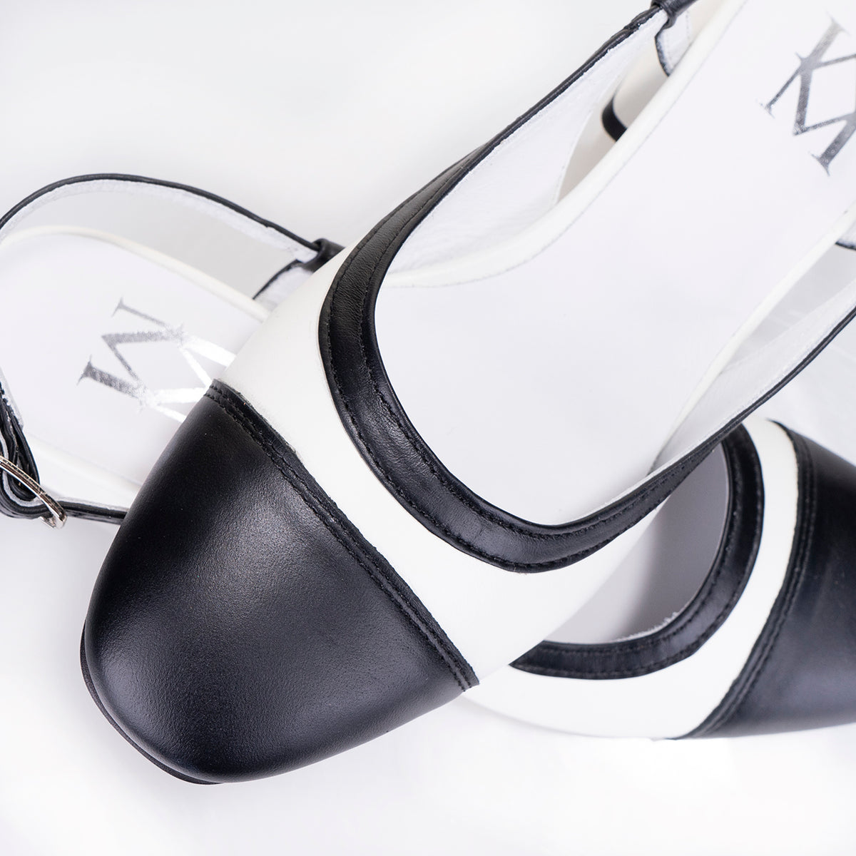 ДАМСКИ ОБУВКИ RENNET