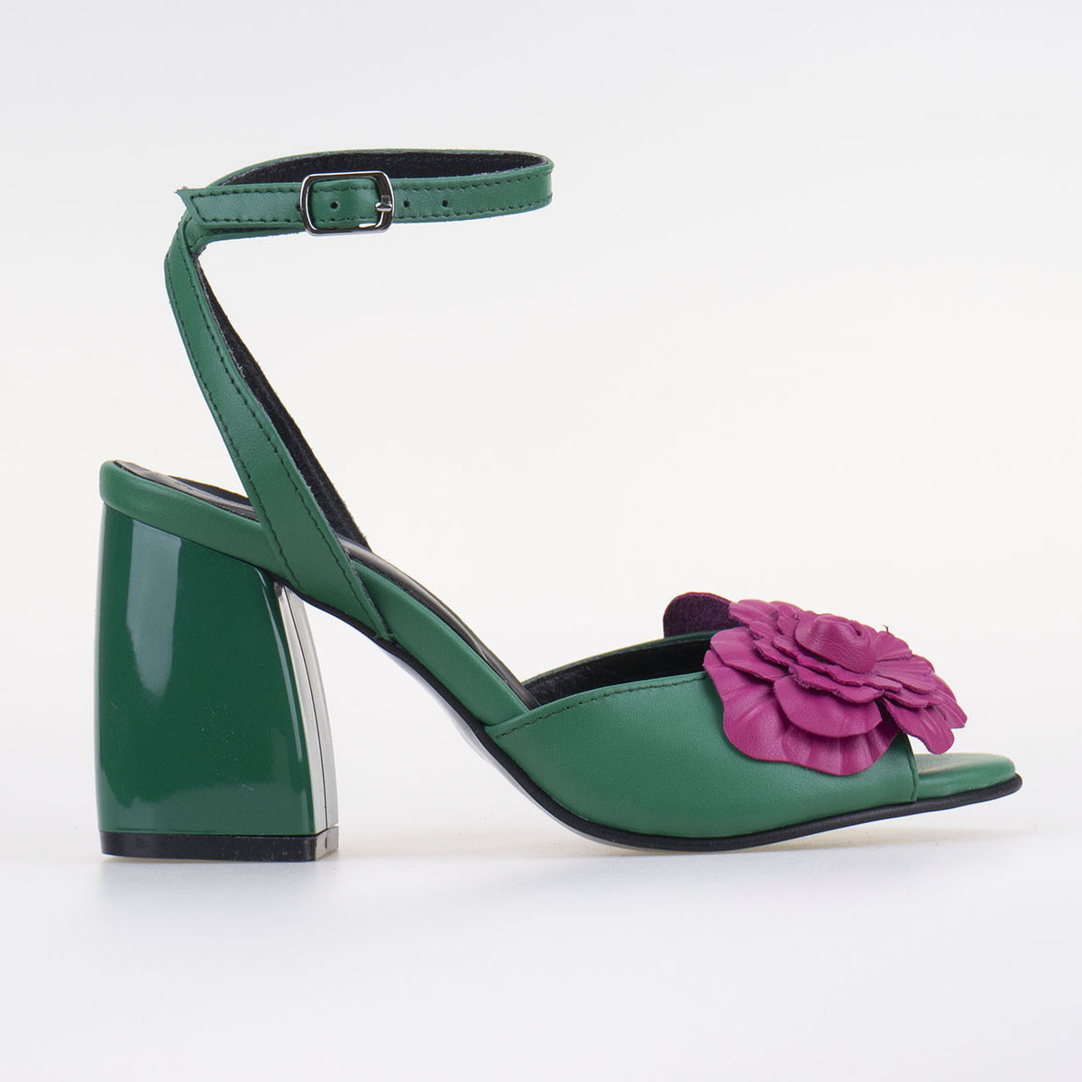 Снимка на зелен сандал