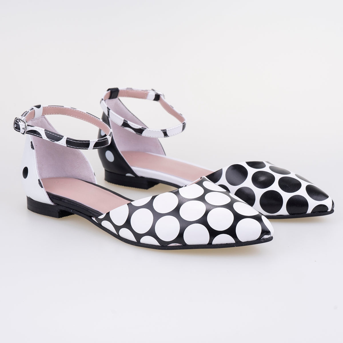 BALLET DANCERS RENIA